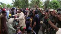 fresh-clashes-in-pakistan-anti-pm-protests