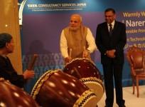 Modi plays the drums