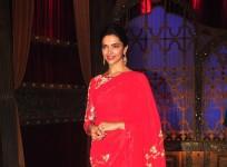 Arjun Kapoor, Deepika Padukone promote 'Finding Fanny' on 'Cinestars ki Khoj'