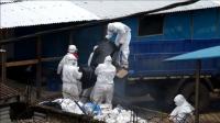 relatives-of-ebola-victims-wait-for-news-at-liberia-hospital