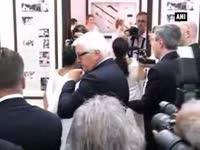 german-foreign-minister-pays-homage-at-gandhi-memorial