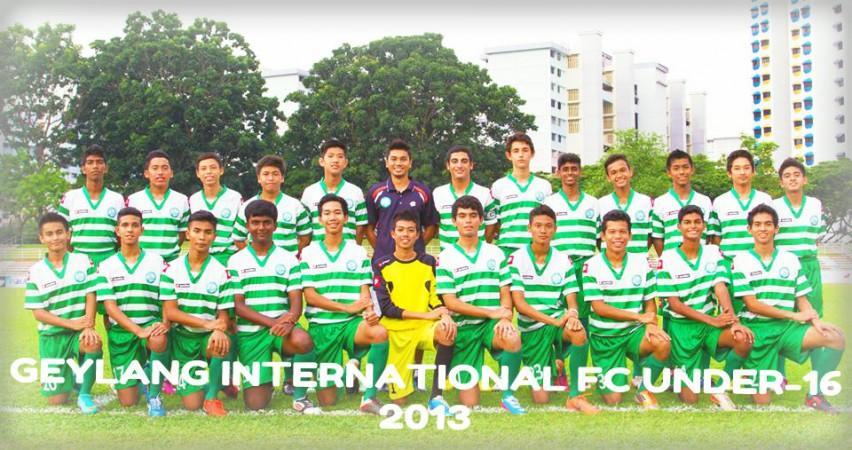 Bharti (bottom row, fourth from the left) poses for a team picture at Geylang United Abneet Bharti