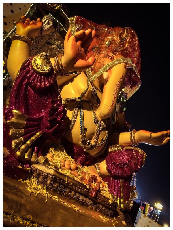 Neil Nitin Mukesh bids goodbye to lord Ganesha. Ganpati Visarjan 2014