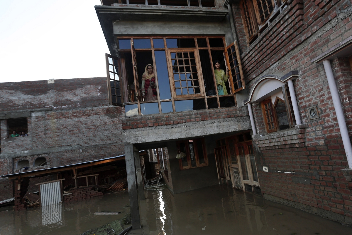 People are stranded on rooftops and homes in Kashmir Kashmir Floods