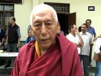 tibetan-former-pm-in-exile-felicitates-guinness-record-holder-calligraphy-artist-in-dharamsala