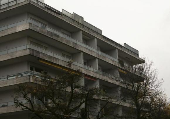 Nigerian man jumps from third floor of an apartment