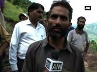 hungry-flood-victims-look-forward-to-food-supply-with-repaired-roads-in-kashmir