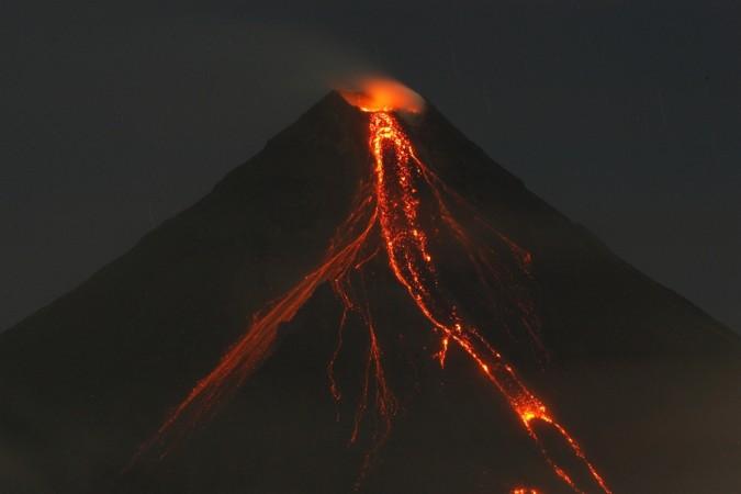 Lava cascades down the slopes of Mayon volcano in 2009 Lava cascades down the slopes of Mayon volcano in 2009
