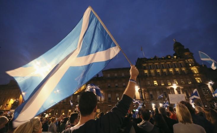 Scottish Referendum: Here is how to follow the poll information live using the best sites, twitter accounts to get the latest voting results. Scottish Referendum: Here is how to follow the poll information live using the best sites, twitter accounts to get the latest voting results.