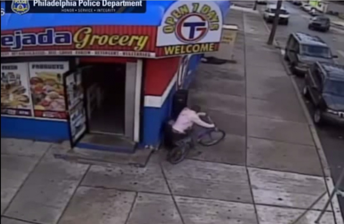 He then rode off his bicycle after taking cash and cigarettes Philadelphia Thief used Banana as a Handgun, Robbed a Store