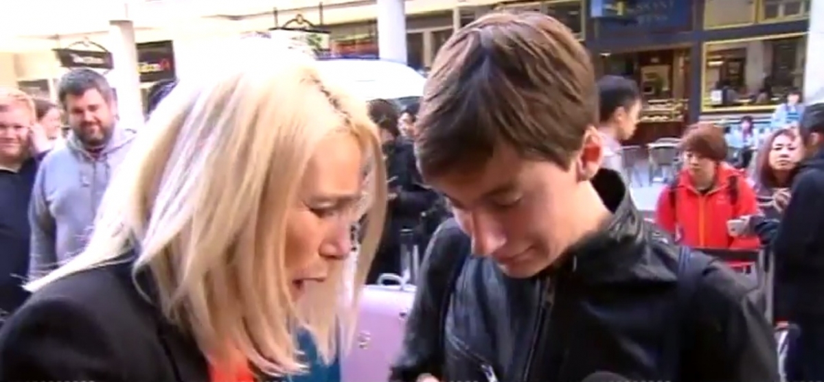 iPhone 6: First Person to Buy the New Apple Product in Perth Drops The Phone