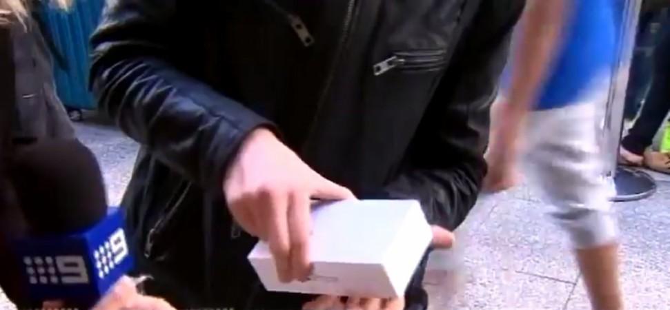 iPhone 6: First Person to Buy the New Apple Product in Perth Drops The Phone