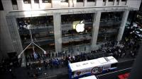 hundreds-queue-for-new-iphones-in-australia