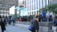 Apple fans queue for hours in New York for new iPhone 6