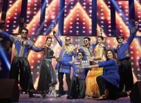 'SLAM! The Tour!': 'Happy New Year' Stars Set the Stage on Fire