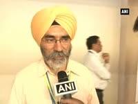 isro-scientists-celebrate-success-of-mars-mission