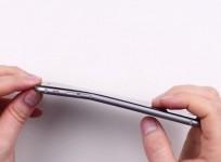 A growing number of iPhone 6 Plus owners to their horror have discovered that their phone had bent after they carried it in their pockets