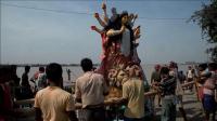 statue-of-hindu-goddess-durga-paraded-in-kolkata