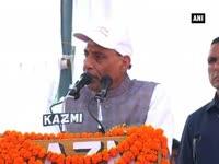 rajnath-singh-uma-bharti-participate-in-gomti-river-cleanliness-drive