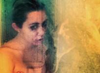 Miley Cyrus pre shower nude photo