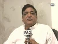 politicos-react-after-amit-shah-shares-stage-with-dp-yadav