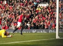 Everton Tim Howard Radamel Falcao Manchester United