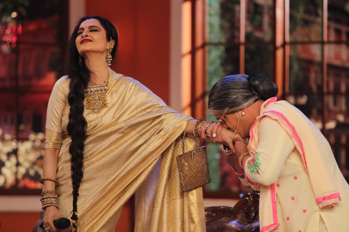 Rekha promoting 'Super Nani' in 'Comedy Nights with Kapil' Rekha promoting 'Super Nani' in 'Comedy Nights with Kapil'