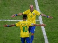 Diego Tardelli Neymar Brazil