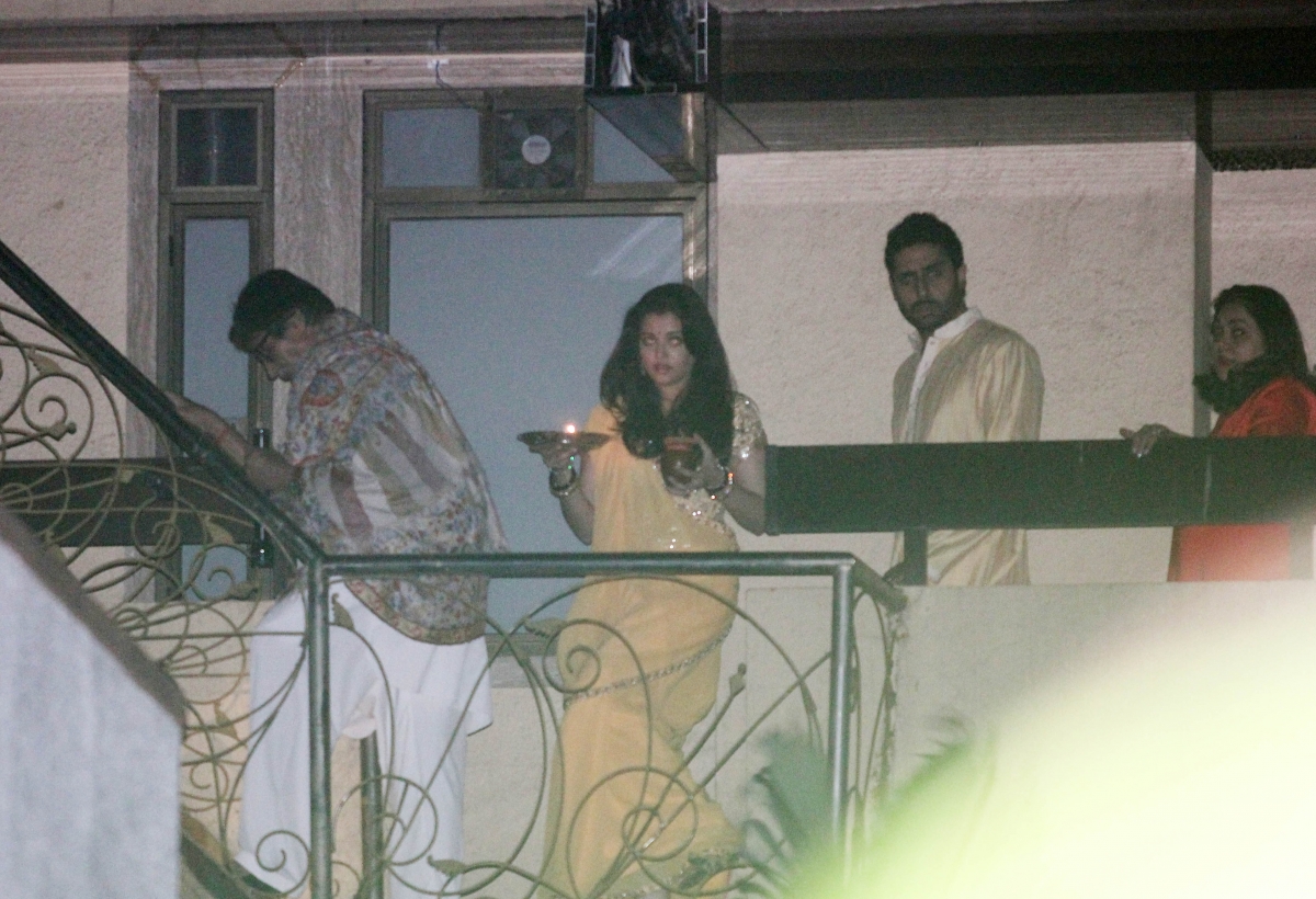 Karva Chauth 2014: Aishwarya Rai Bachchan, Jaya, Sridevi and Shilpa Celebrate with Husbands