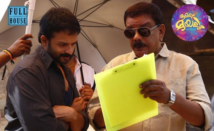 Jayasurya and Priyadarshan at the location of 'Aamayum Muyalaum' Aamayum Muyalum