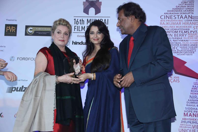 Aishwarya honours French actress Catherine Deneuve. Aishwarya Rai Bachchan, Catherine Deneuve
