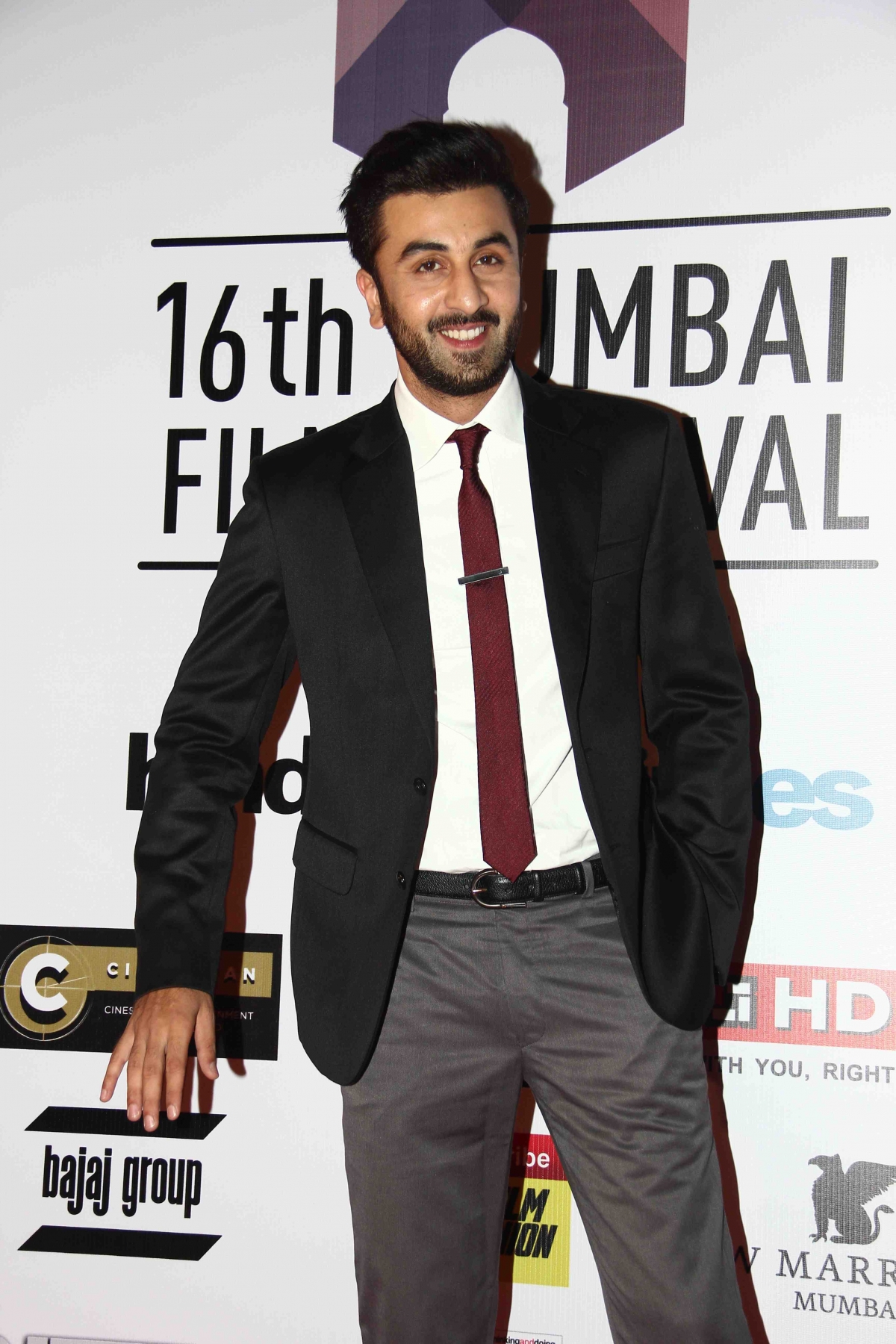 Ranbir Kapoor attends Mumbai Film Festival despite being unwell. Ranbir Kapoor