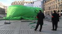 saboteurs-deflate-sex-toy-artwork-in-paris