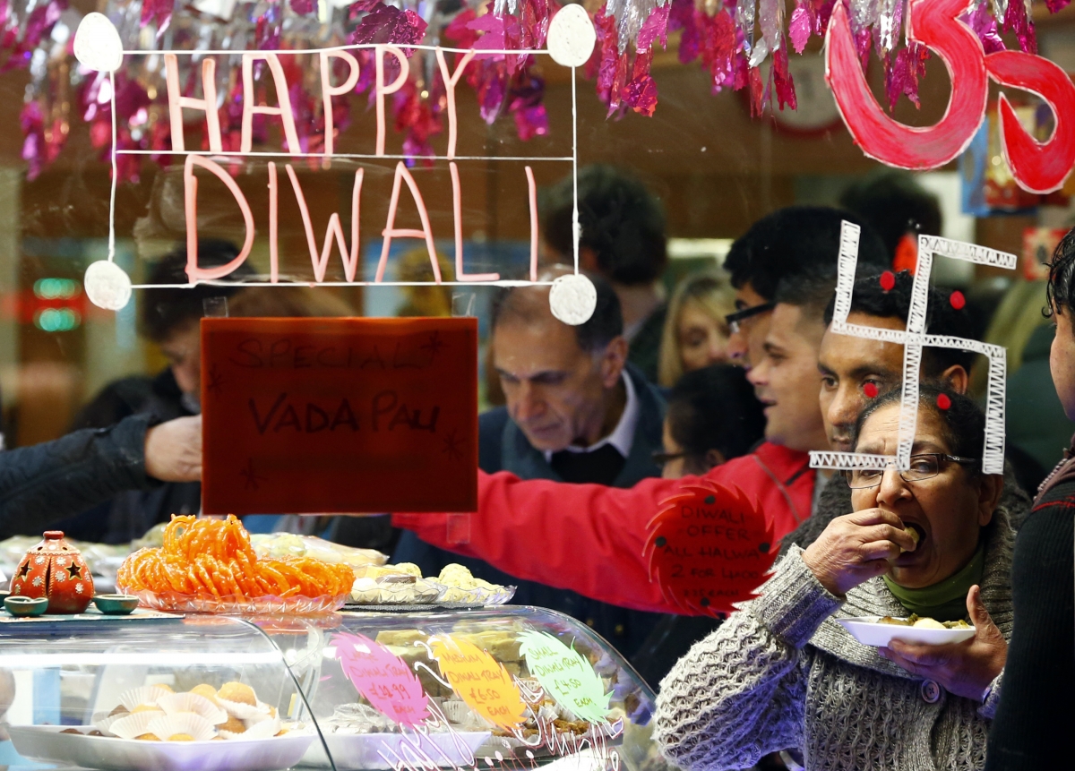 The sweet shops will be serving the best and delicious sweets on this day Diwali 2014
