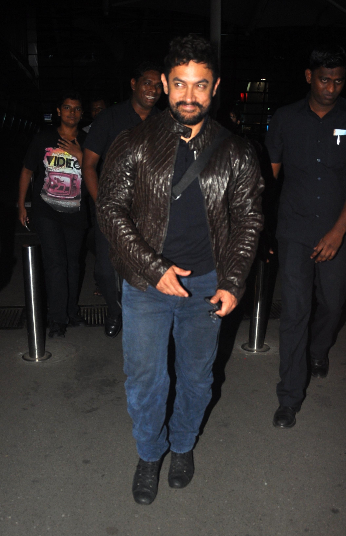 Aamir Khan, Raveena Tandon snapped at Airport