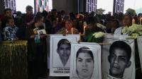 mexico-parents-of-43-missing-students-pray-for-a-miracle