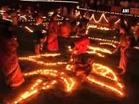 diwali-celebrations-people-light-51000-lamps-in-punes-shaniwar-wada-palace