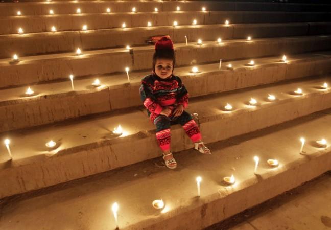 Happy Diwali 2014: Here is a compilation of best Diwali Quotes and wishes that can be sent in the form of messages or smses.