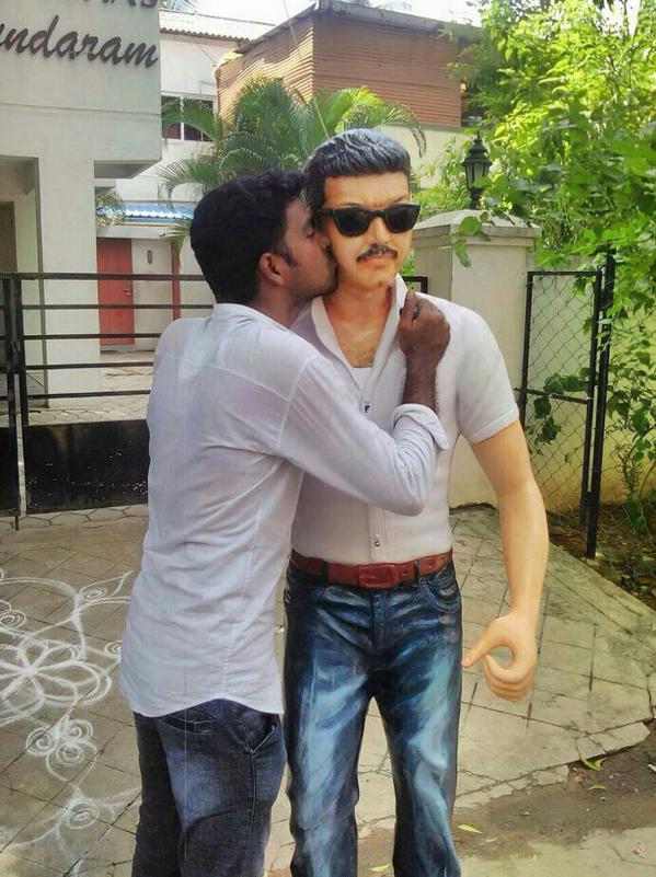 'Kaththi' Star Vijay's Statue Unveiled