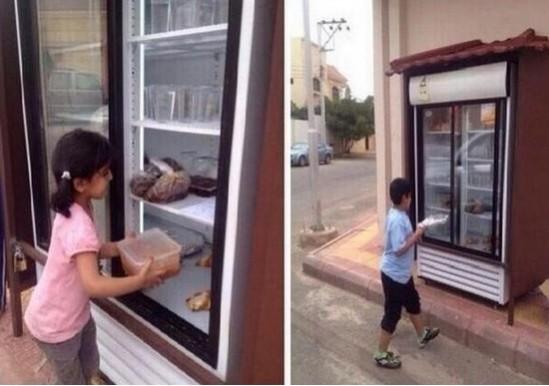 Saudi man installs refrigerator on street fills it with leftover food for the needy Saudi man installs refrigerator on street fills it with leftover food for the needy