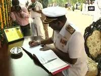 sri-lankan-navy-chief-pays-homage-at-amar-jawan-jyoti