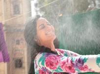 Mona Singh was splashed cold water on her face in slow motion