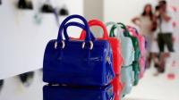 the-hand-bag-reinvents-itself-season-after-season