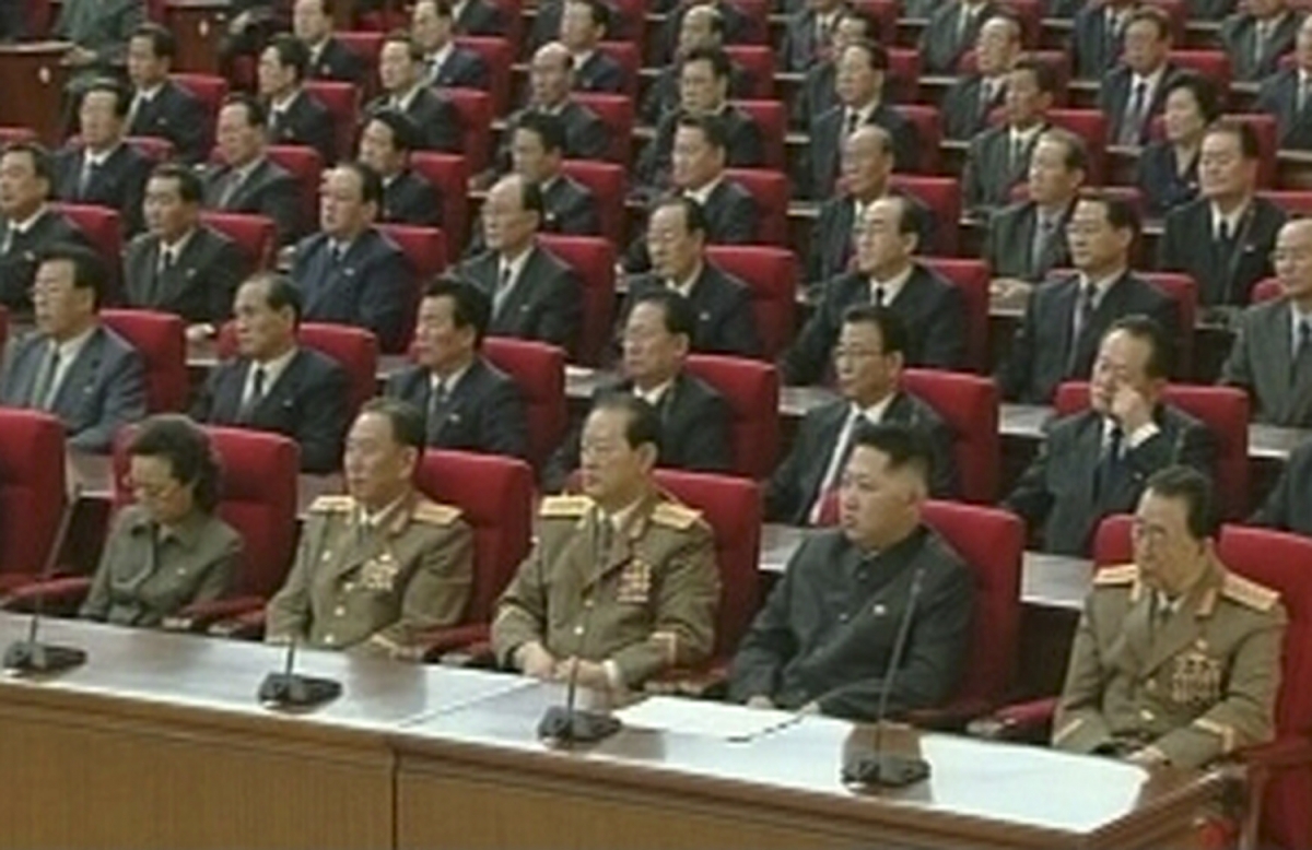 North Korean leader Kim Jong-un North Korean leader Kim Jong-un's beautiful sister, Yeo-jong has reportedly married a senior official within the regime.