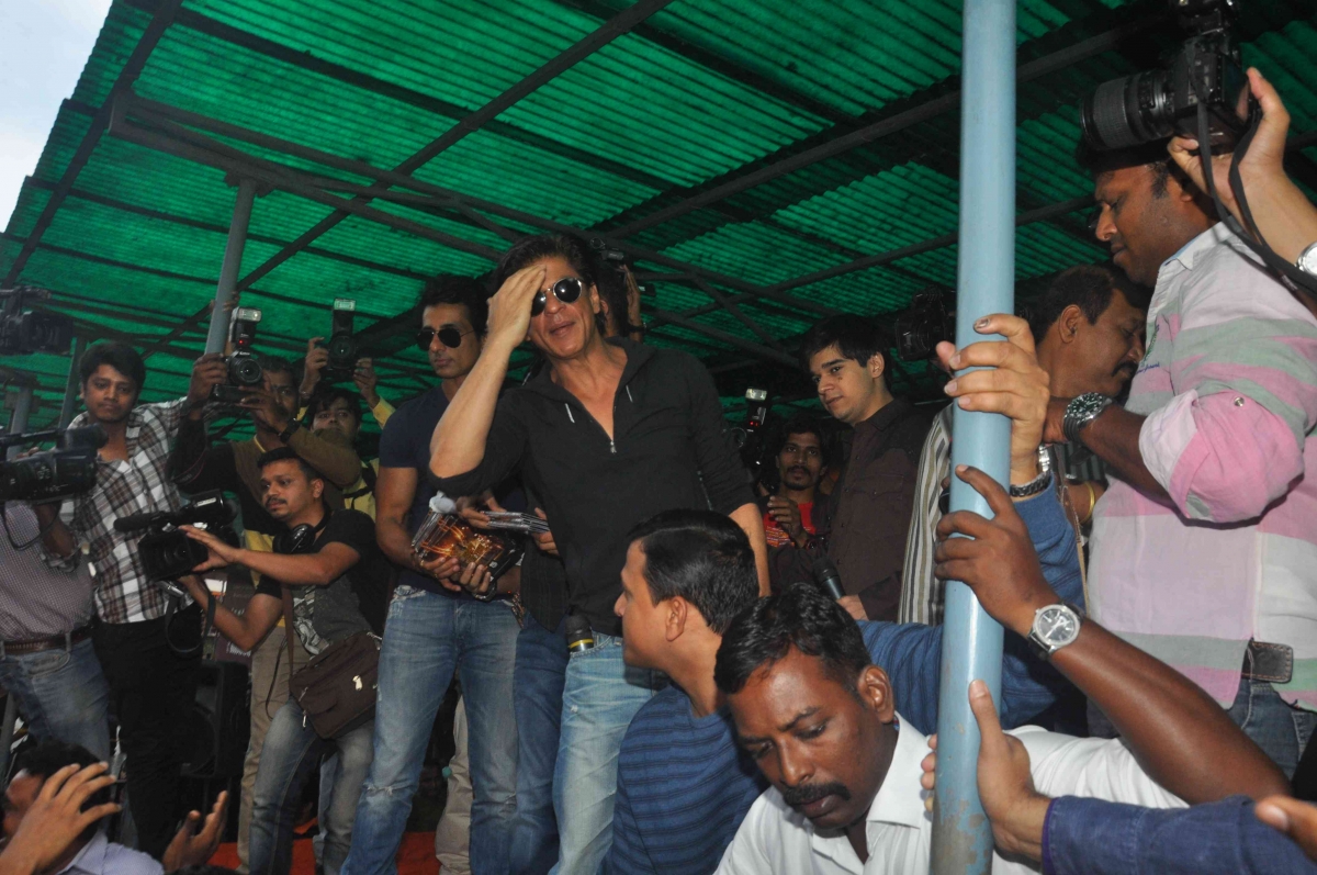 Happy New Year star cast visits Gaeity Galaxy in Bandra