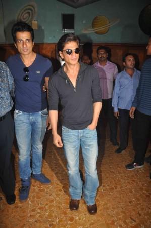 Happy New Year star cast visits Gaeity Galaxy in Bandra