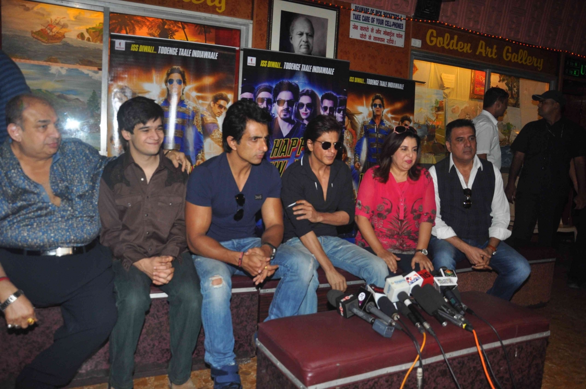 Happy New Year star cast visits Gaeity Galaxy in Bandra