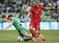 Shane Long Ireland Omer Toprak Turkey