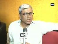 media-persons-say-vadra-should-apologise-for-misbehaving-with-reporter