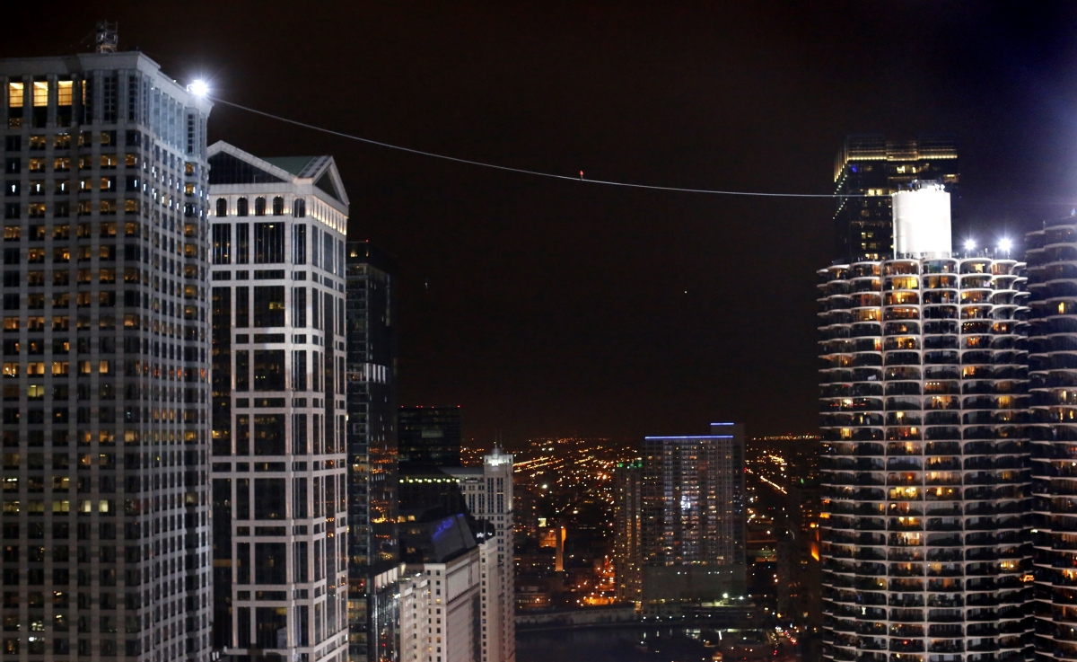 nik wallenda chicago skyscraper walk